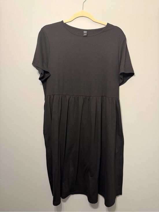 Emery Rose Dresses & Skirts - Everyday Black Midi Babydoll Dress with pockets
